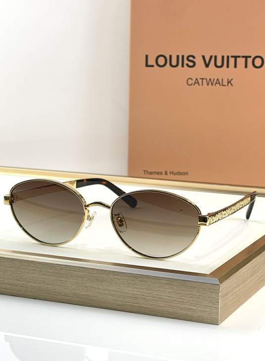 Picture of Louis Vuitton Sunglasses _SKUfw76512811fw